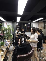 -镁连社·美联社