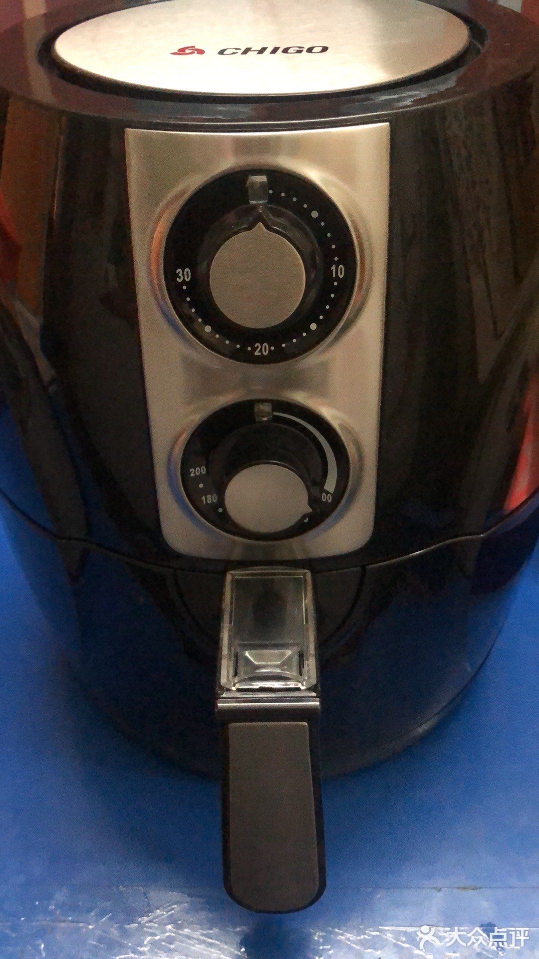 时间到取出，在表面刷一层蜂蜜。继续烤10分钟