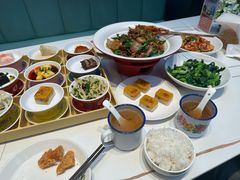 -阿瓦山寨·湘菜现炒·剁椒鱼头王(咸阳总店)