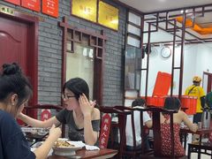 -湖南人家湘菜馆(镇江路店)