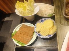 -宽板凳老灶火锅(台湾街店)