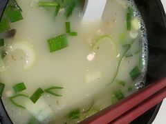 现熬羊杂汤-老碗会·陕西手工面(前海世茂店)