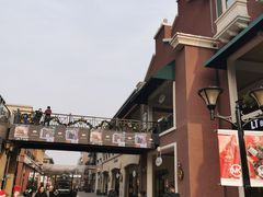 -王府井奥莱临潼小镇(临潼店)