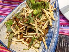 -香巴拉云南餐厅(华莱坞店)