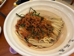 -三两春肚肺汤(崂山路店)