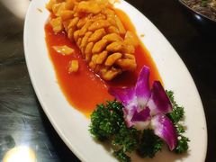 鸿运菠萝鱼-蛙蛙叫干锅年代(簋街总店)