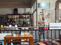 -茅屋大酒店