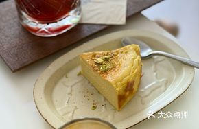 Southern-style Sour Jujube Jam Basque Cake