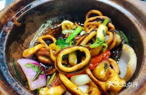Sauce-Braised Squid Pot