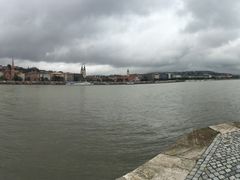 -多瑙河畔鞋履雕塑