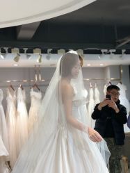 -艾米丽婚纱礼服