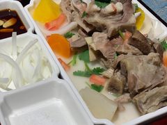 手抓羊肉-巴扎美食·新疆菜·西域歌舞表演餐厅(新疆大厦店)