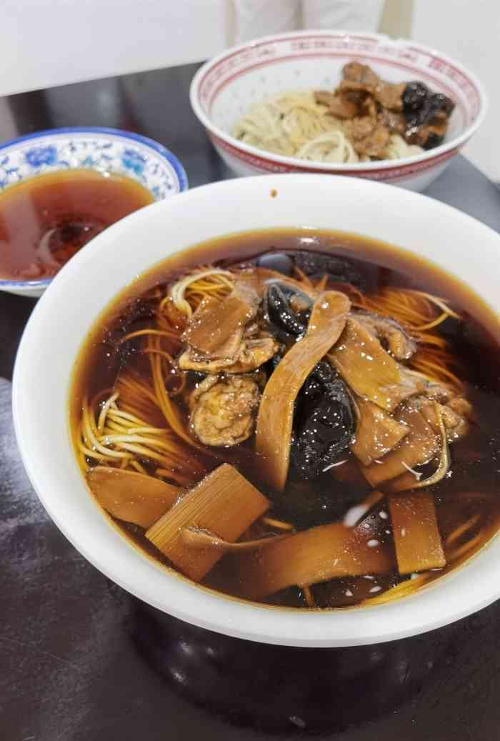 吴茂兴本帮面(普育东路店)-"葱油拌面和辣肉面很好吃加一点浇头上海的