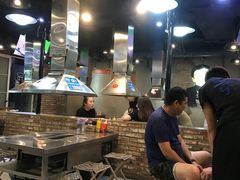 -马路牙子烧烤音乐酒馆(望京店)