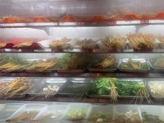 -钢管厂五区小郡肝串串香(滨江店)