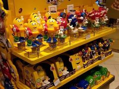 -东荟城名店仓