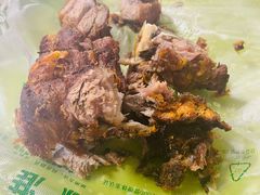 烤羊腿-艾力江和田馕坑烤肉店