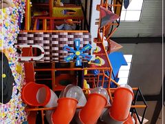 -反弹空间蹦床主题乐园