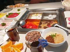 -海底捞火锅鲜切牛肉主题店(长寿路店)