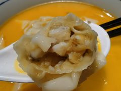 金汤黄鱼馄饨-蟹黄鱼·深夜面馆(巨鹿路店)