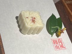 -荷风细雨·中国茶宴(世纪大道店)
