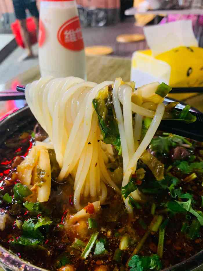 叼嘴巴儿重庆粉面(石厦店)-"经常看到门口排起长龙 中午错过食堂午饭