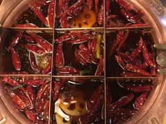 火锅-江湖餐厅–重庆九宫格老火锅