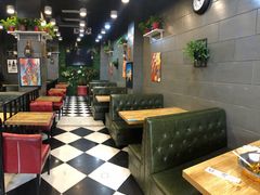 -愉肴麻辣香锅(中山路店)