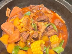 -锅飘飘·东北铁锅炖(雨花客厅店)