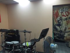 -八度音乐吉他教室(汉广店)