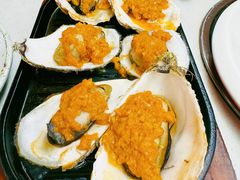 蒜蓉烤生蚝-老东镇啤酒屋海鲜加工·蒸汽海鲜·海鲜烧烤(台东店)
