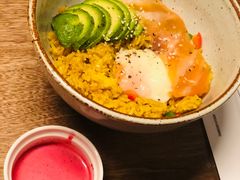 烟熏三文鱼牛油果饭-三秋舍·梦幻岛(小西路店)