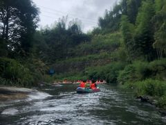 -仙山谷激浪漂流