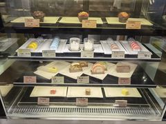 面包甜点陈列柜-麦当劳(东急新天地店)