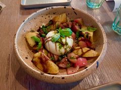 黄桃布拉塔番茄沙拉-O'mills Sourdough Bakery&Bistro(永嘉路店)