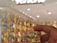 -VENCHI 闻绮(北京国贸商城店)