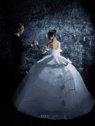 -至臻微拉婚纱摄影