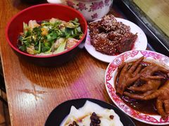 -爆炸头阿姨小四川正宗川味小吃(无任何分店)