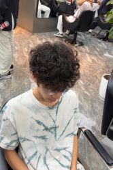 -尤司男士国潮理发馆