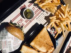 -The Habit Burger Grill 哈比特汉堡(复兴soho店)