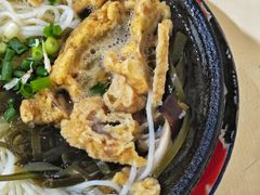 -刚砂锅鸡丝米线