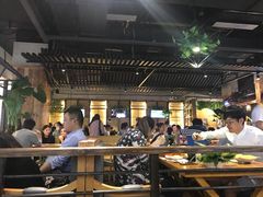 -洪氏嗨捞·广东猪肚鸡·椰子鸡火锅(西咸万象城店)