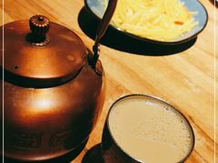 -耶里夏丽·丝路国际新疆菜·清真食品(徐汇南丹东路臻选店)