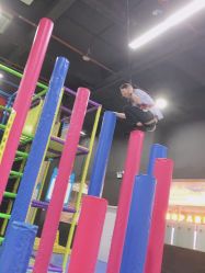 -蹦贝运动中心·蹦床·攀岩·闯关(龙岗店)