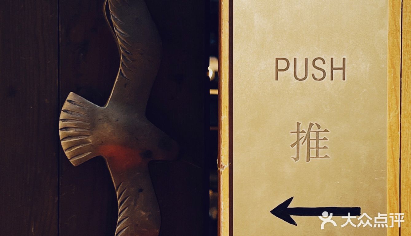 感觉进到了一个神奇的万花筒世界，有很多东西有点意思