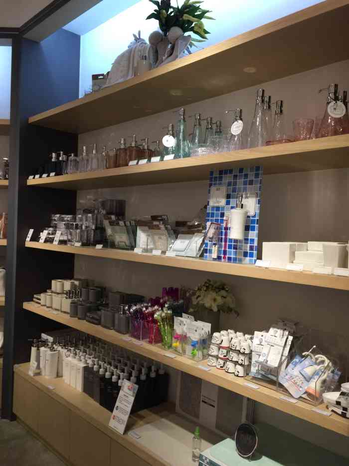 可惜上海没了…只能这里逛逛啦～挺好的,想一起搬回家