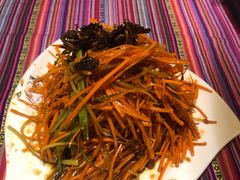 -香巴拉云南餐厅(华莱坞店)