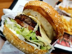 -The Habit Burger Grill 哈比特汉堡(世博店)