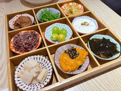 九宫格（盲盒）-轻蔬不用等·素食(江苏路店)