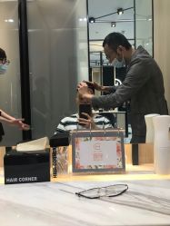 -HAIR CORNER